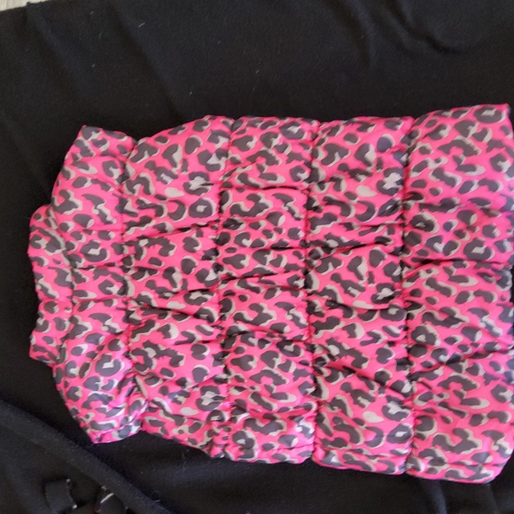 Cheetah puffer vest - Picture 3 of 3